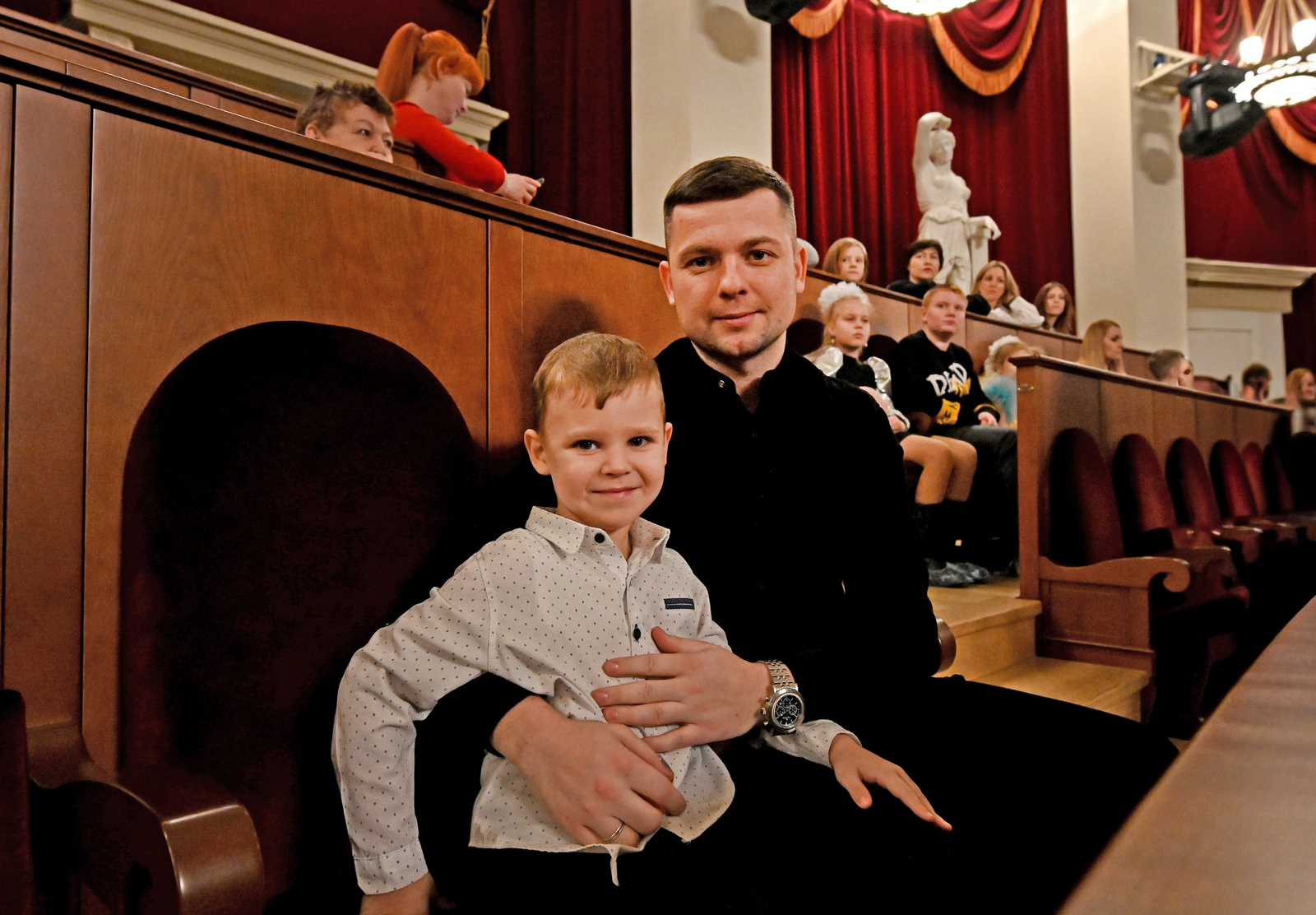 Новогоднее путешествие в мир театра для детей участников СВО - НОВАТ - фото №7